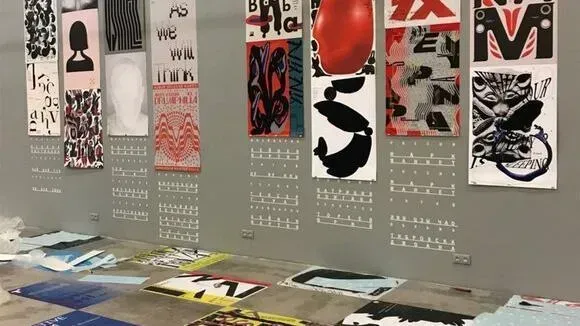 Афиша трансляции Экскурсия по международной биеннале "Золотая пчела 14"