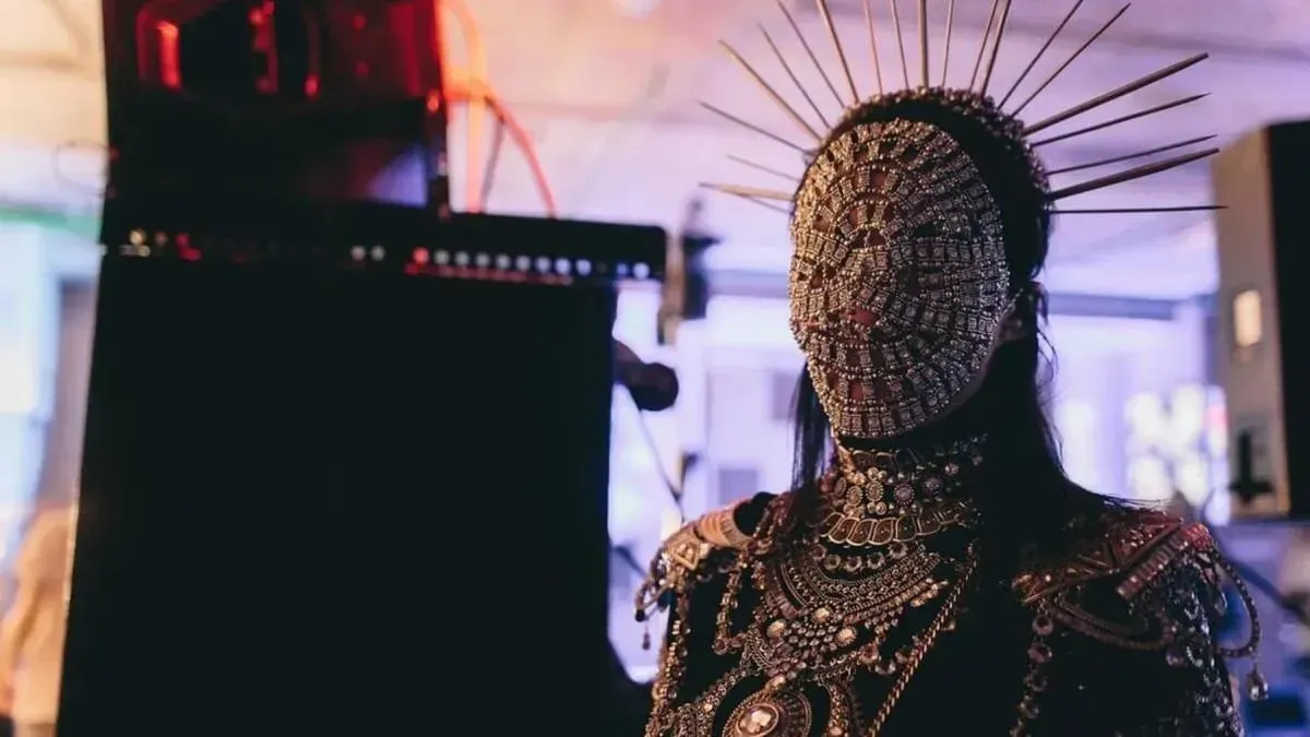 Афиша трансляции Шоу "Urban Dreams: Антиутопия. Подземный город"