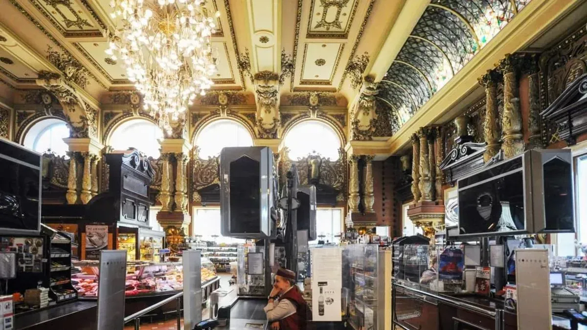 Афиша трансляции Экскурсия по гастроному "Елисеевский"