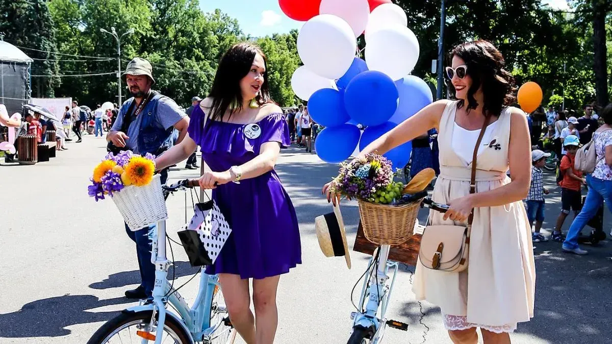 Афиша трансляции Романтично: признания в любви прозвучали в "Сокольниках"