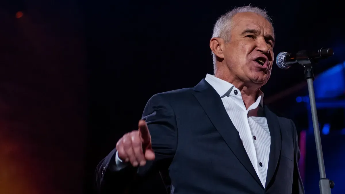 Афиша трансляции Cергей Гармаш и Максим Матвеев читают прозу в парке