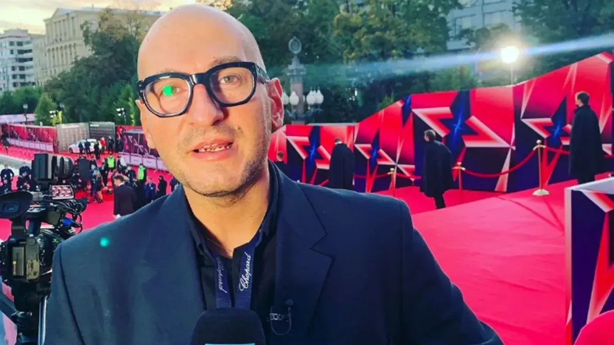 Афиша трансляции Давид Виннер пообщался с гостями премии "Виктория"