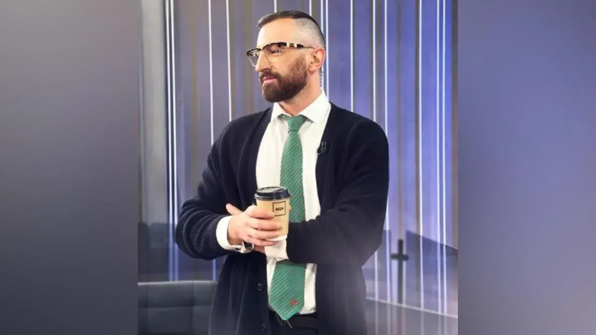 Афиша трансляции Ведущий Москвы 24 Станислав Кулик учится кататься на коньках