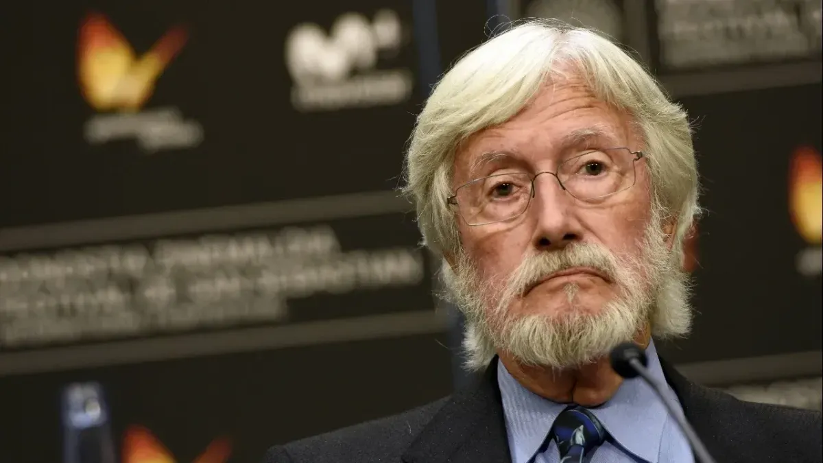 Афиша трансляции Океанолог Жан-Мишель Кусто – о "китовой тюрьме" в Приморье