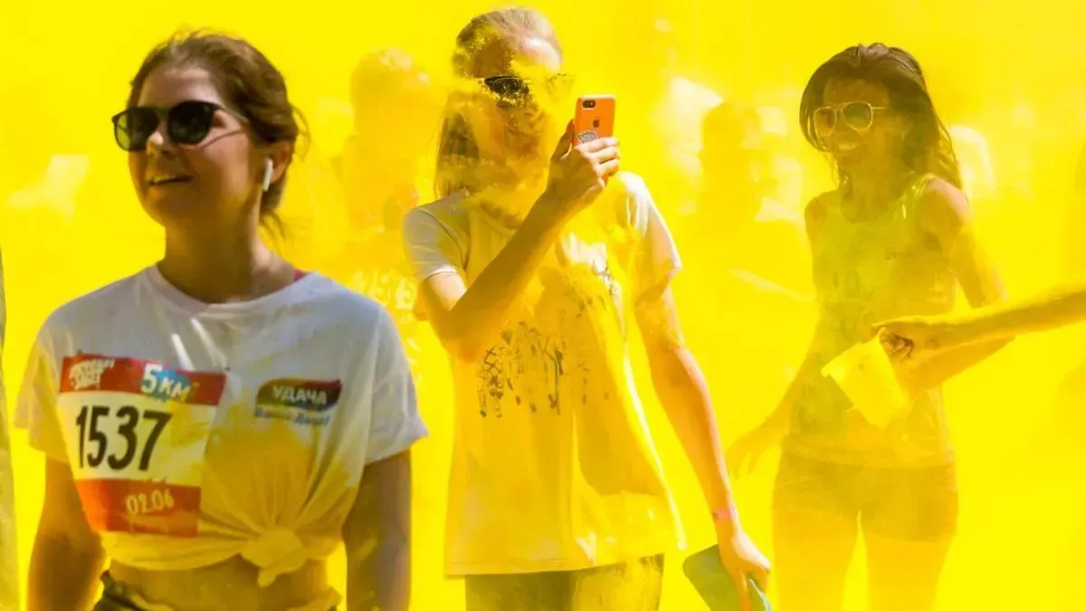 Афиша трансляции Красочный забег в "Лужниках"