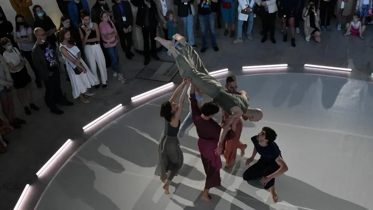 Афиша трансляции Хореографические перформансы в Третьяковской галерее