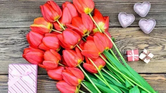 Афиша трансляции Как выбрать цветы к 8 Марта