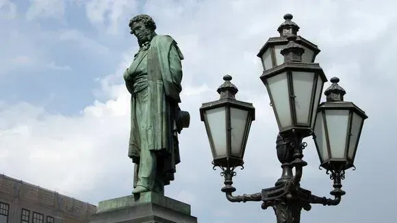 Афиша трансляции Как выглядит Пушкинская площадь во время самоизоляции