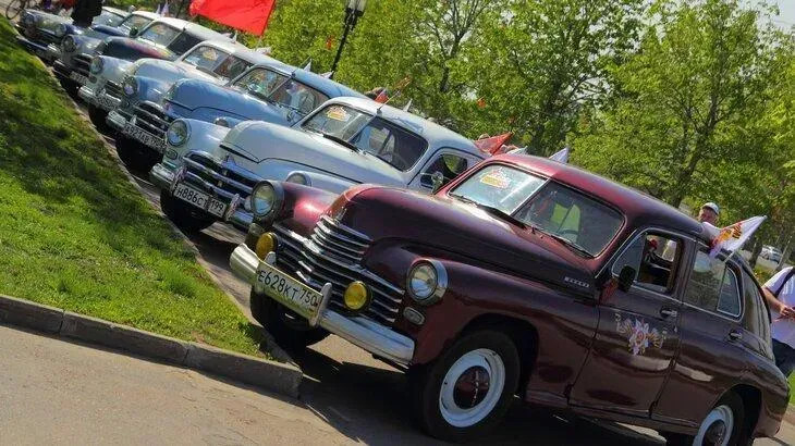 Афиша трансляции Парад ретроавтомобилей "Круг Победы"