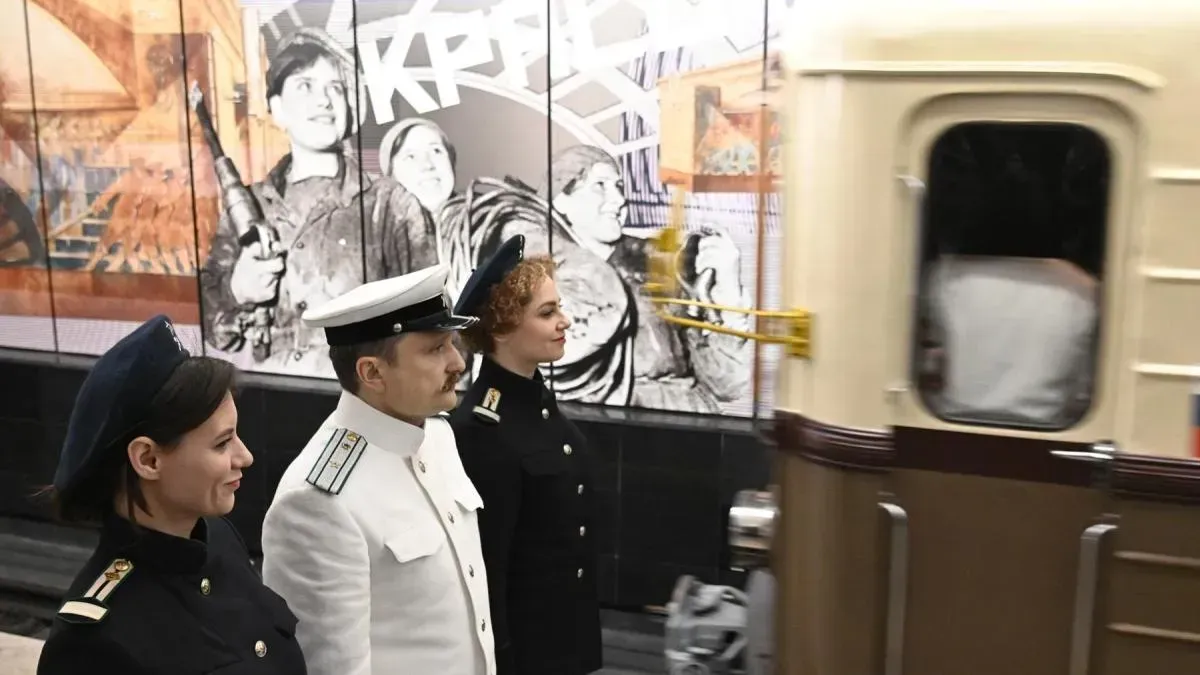 Афиша трансляции Парад поездов на Большой кольцевой линии метро