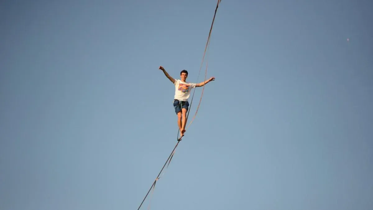 Афиша трансляции Шоу канатоходца на фестивале "Дружба народов"