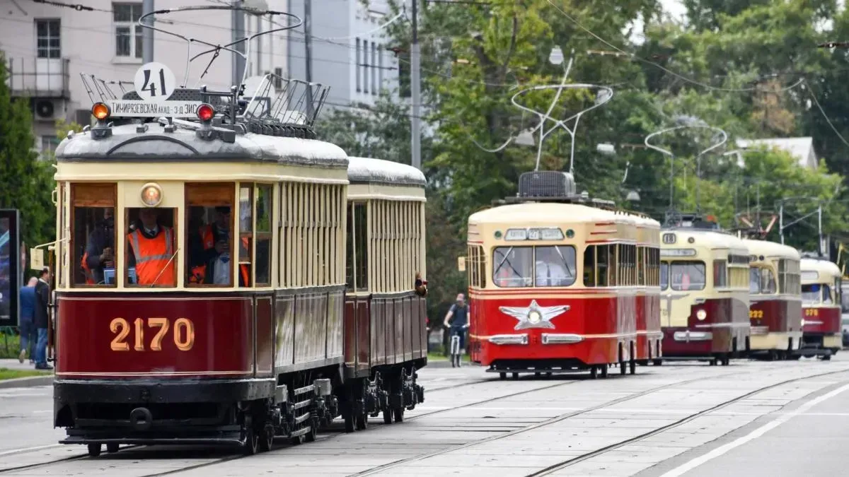 Афиша трансляции Парад трамваев в честь празднования Дня города
