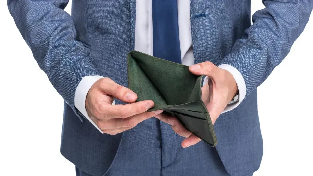 Афиша трансляции Как избежать долговой ловушки