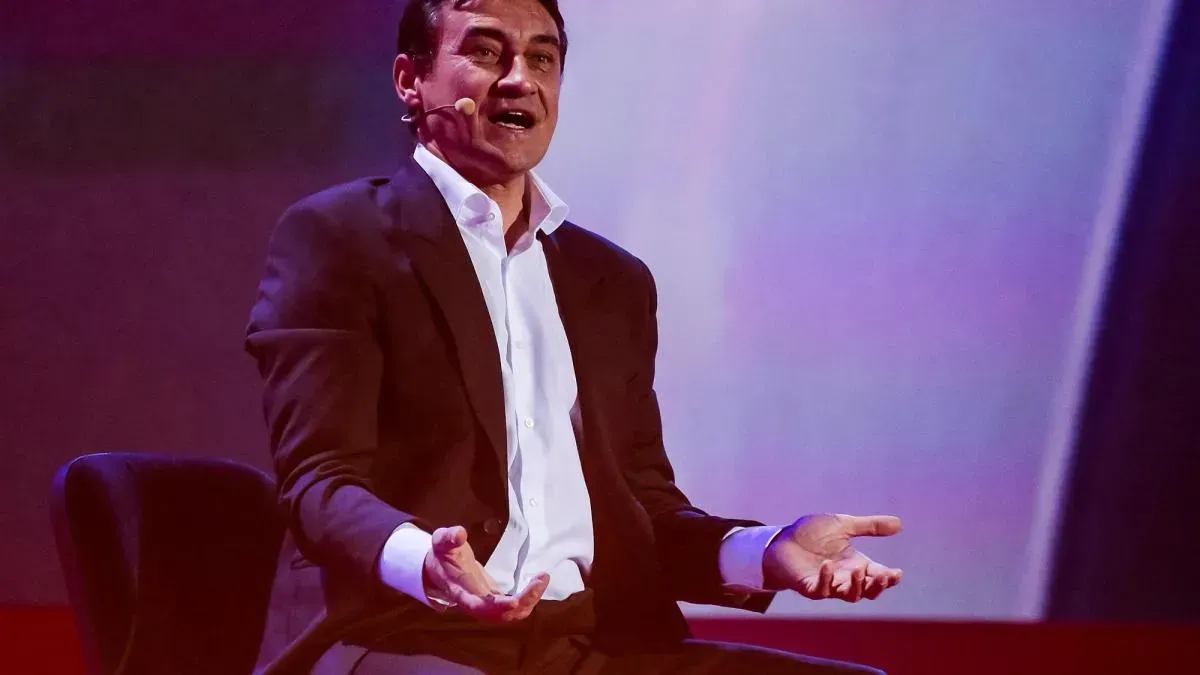 Афиша трансляции Презентация сборника стихов Камиля Ларина "СтихоТворения"