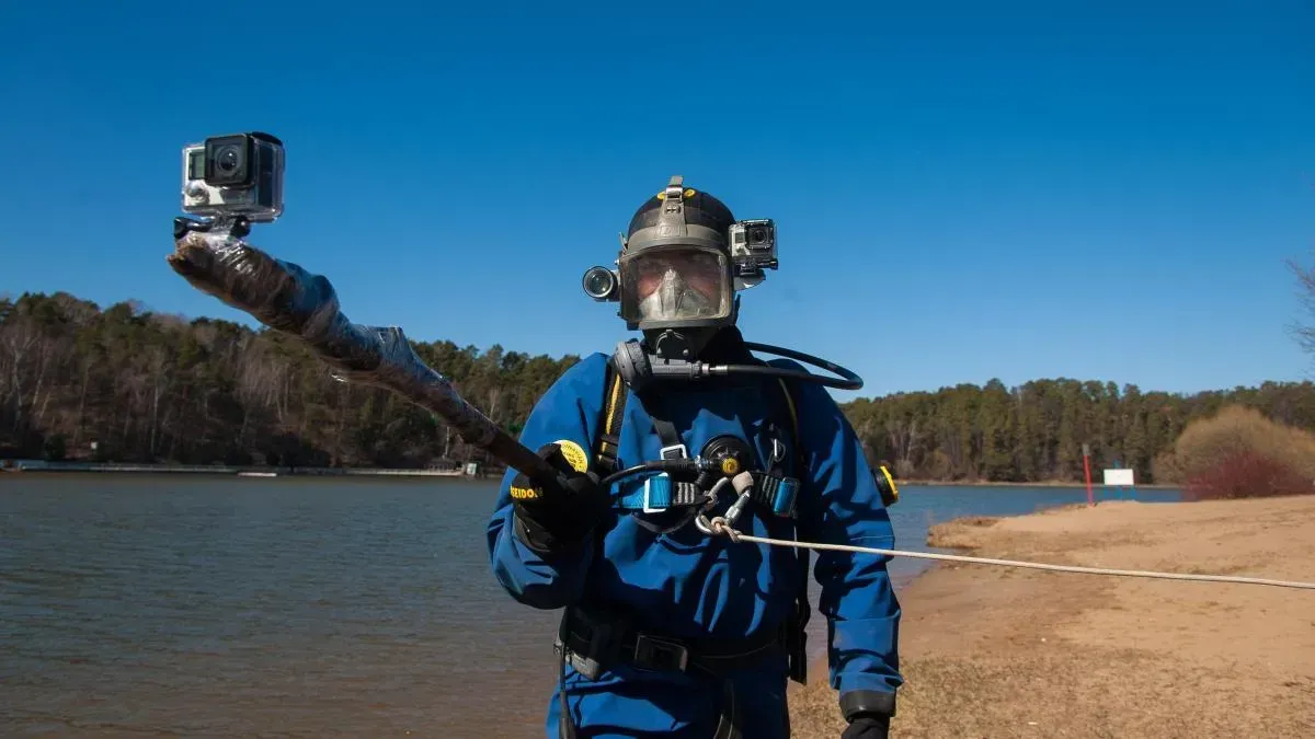 Афиша трансляции Мастер-класс: как отбиваться от злодеев селфи-палкой