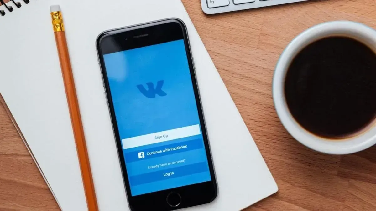 Афиша трансляции Экскурсия по офису "ВКонтакте"