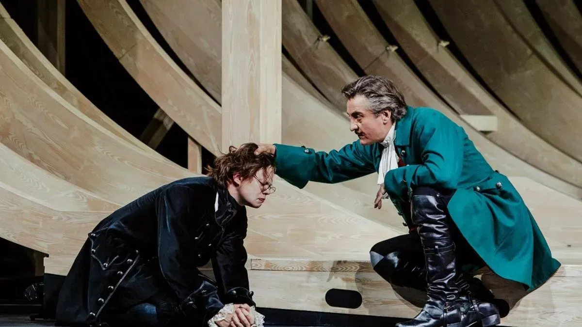 Афиша трансляции Спектакль Малого театра "Петр I" в "Аптекарском огороде"