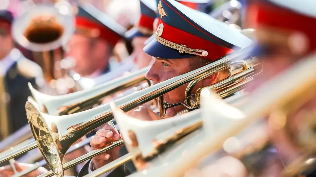 Афиша трансляции Как выпускной проходит у офицеров