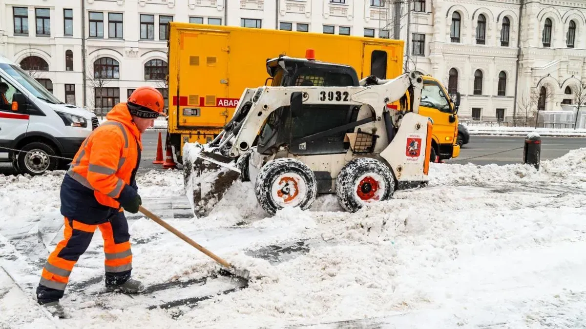 Афиша трансляции Работа коммунальных служб во время сильного снегопада