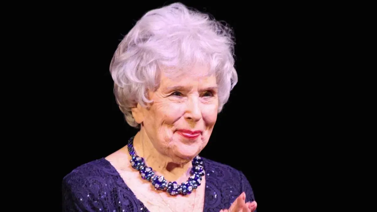 Афиша трансляции Церемония прощания с Верой Васильевой