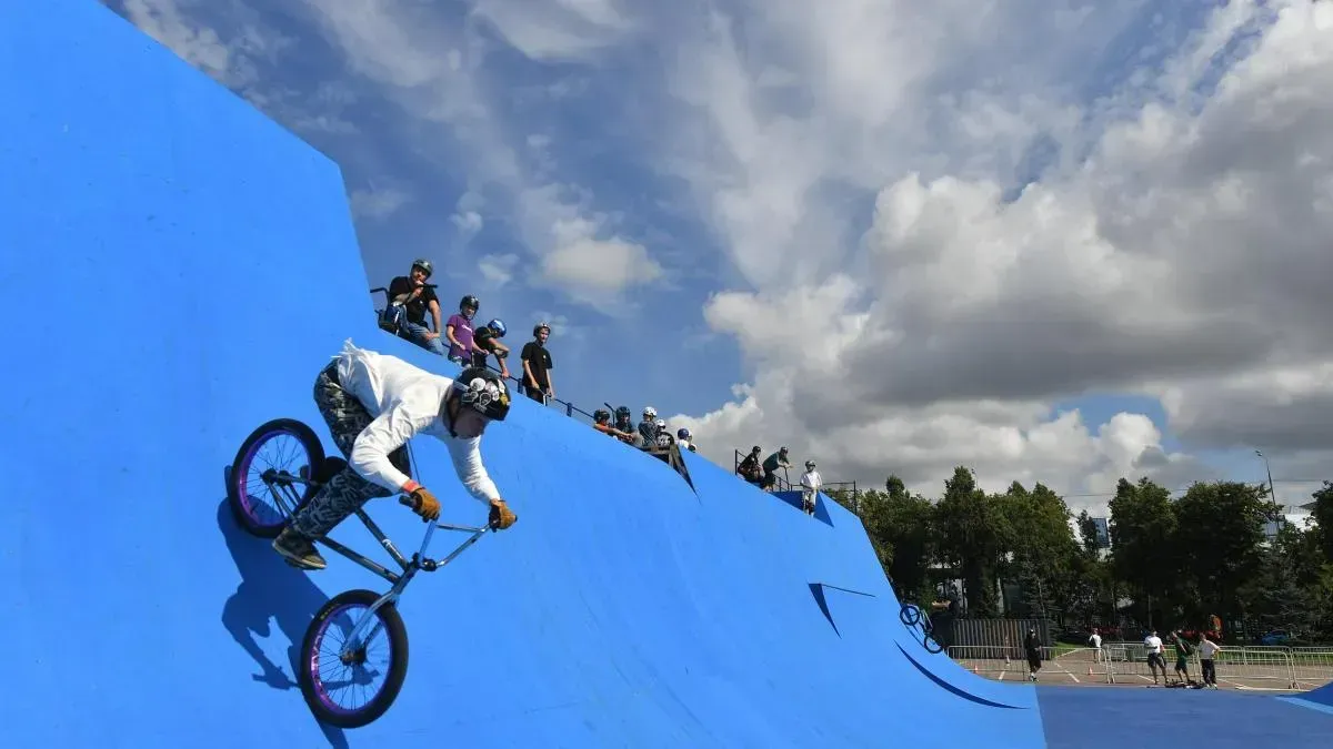 Афиша трансляции День физкультурника в "Лужниках"