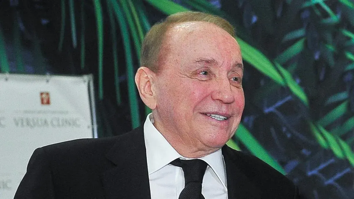 Афиша трансляции Прощание с Александром Масляковым