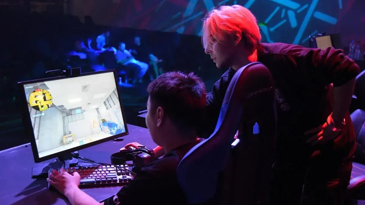 Афиша трансляции Первый в РФ турнир по онлайн-игре Counter-Strike 2