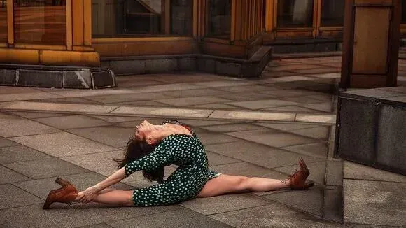 Афиша трансляции Занимаемся йогой во время самоизоляции