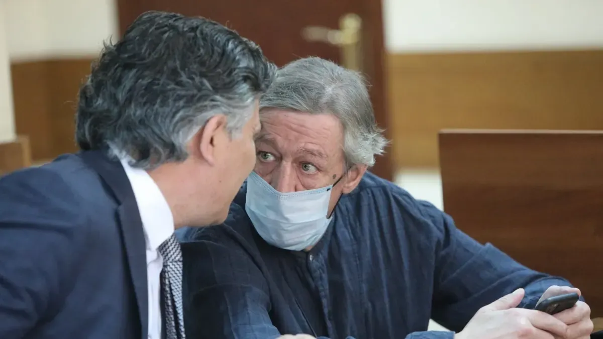 Афиша трансляции Михаила Ефремова госпитализировали из здания суда