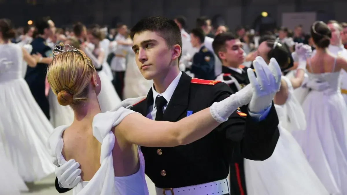 Афиша трансляции Большой кадетский бал в Музее Победы