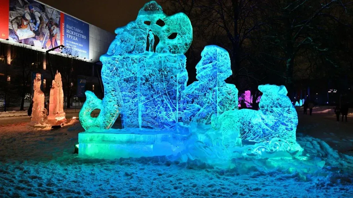 Афиша трансляции Работа скульптора на фестивале "Снег и лед в Москве"