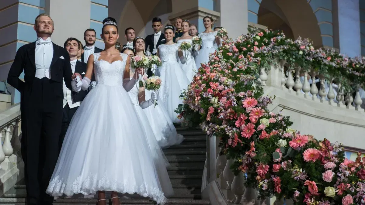 Афиша трансляции Как в Грибоедовском загсе проходит День влюбленных