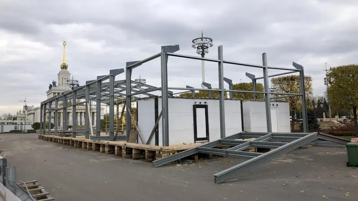 Афиша трансляции Монтаж катка на ВДНХ