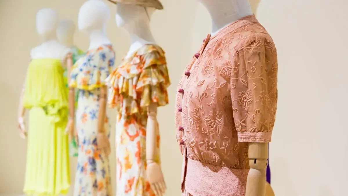 Афиша трансляции Как портниха императрицы задала моду в СССР