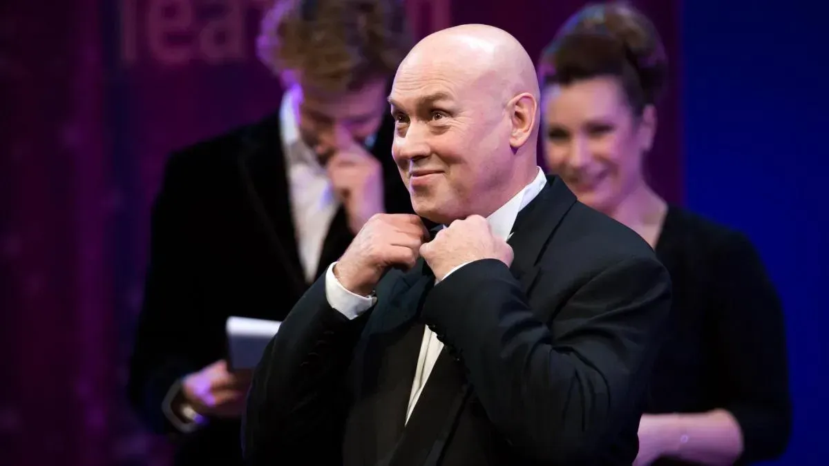 Афиша трансляции За кулисами спектакля "Старший сын" с Виктором Сухоруковым