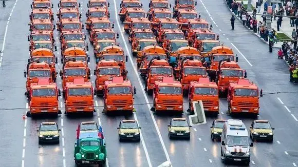 Афиша трансляции Парад городской техники и ретроавтомобилей