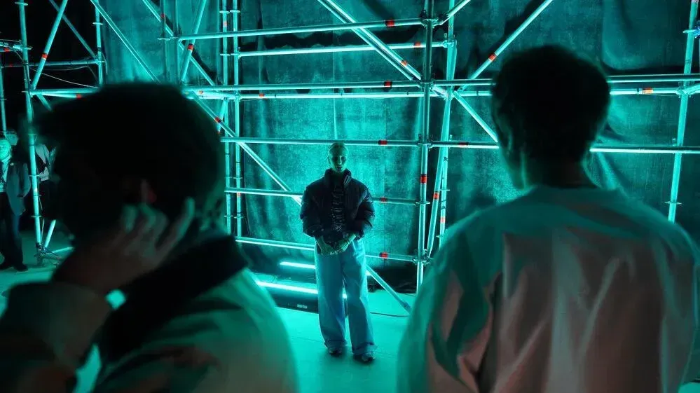 Афиша трансляции Кулуары Московской недели моды