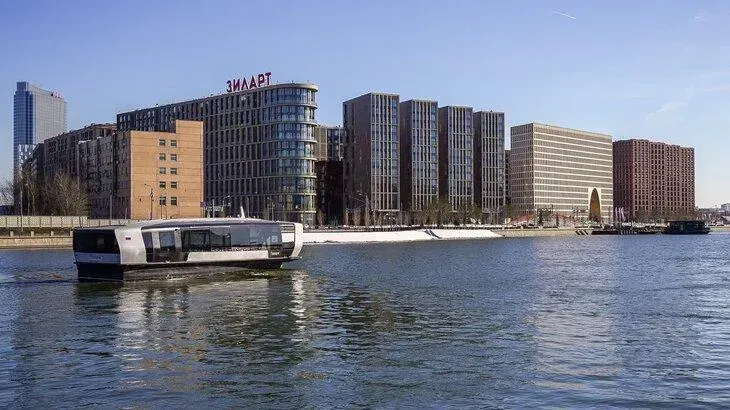 Афиша трансляции Первая экскурсия на речном электросудне