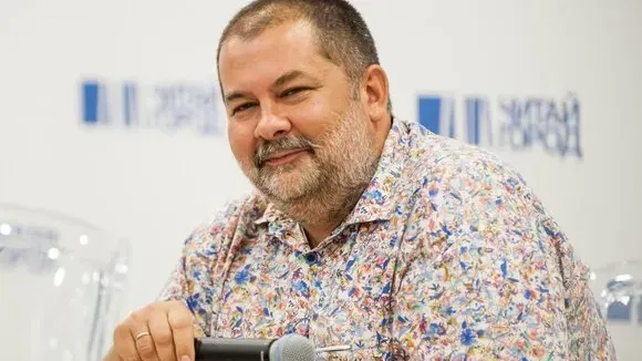 Афиша трансляции Сергей Лукьяненко – о фантастике и патриотизме