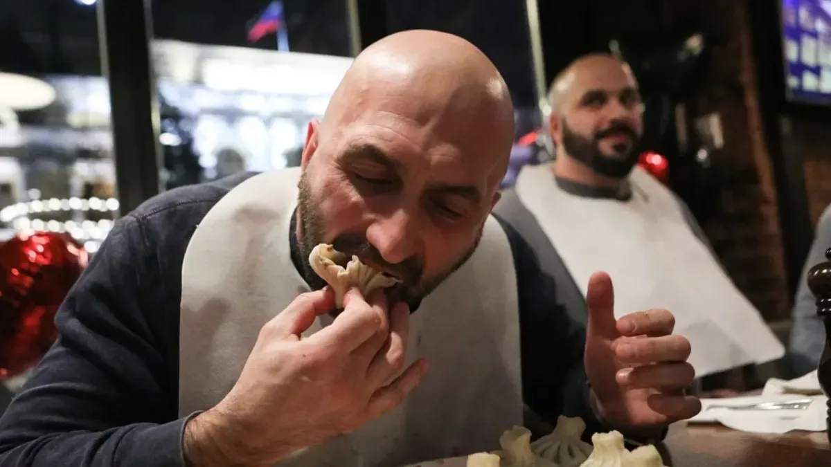 Афиша трансляции Финал чемпионата по поеданию хинкали