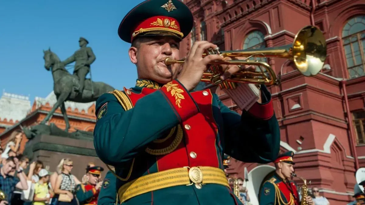 Афиша трансляции Концерт военного оркестра у Исторического музея