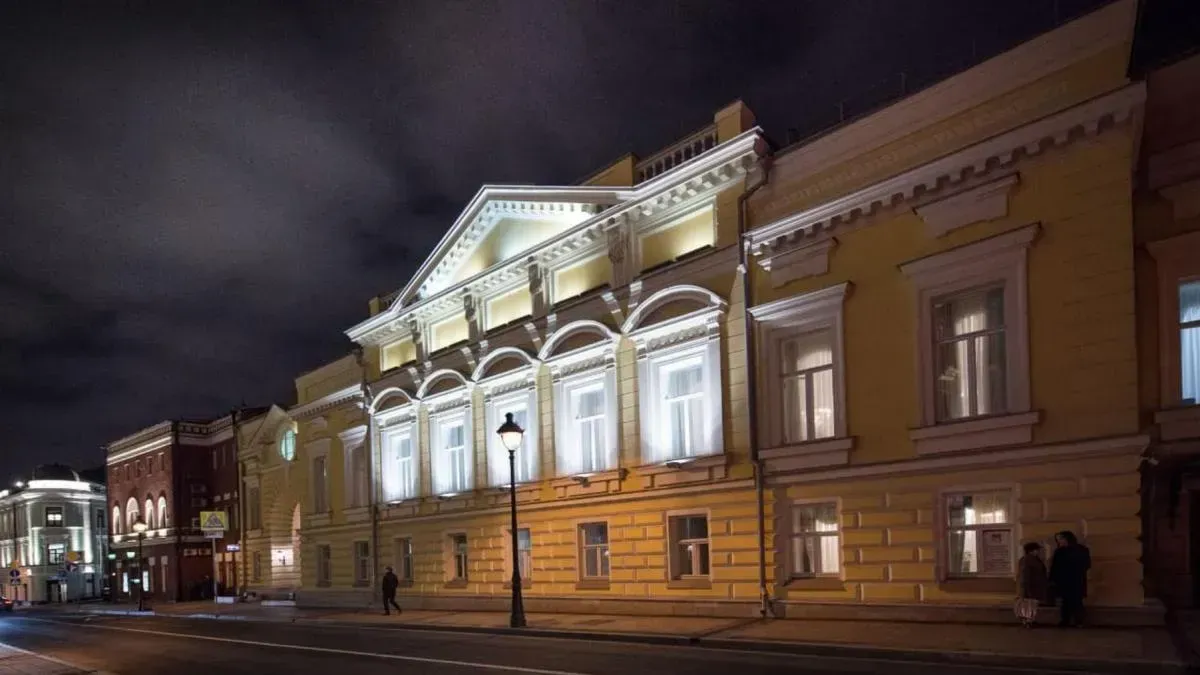 Афиша трансляции Закулисье спектакля "Тайна вырванных страниц"