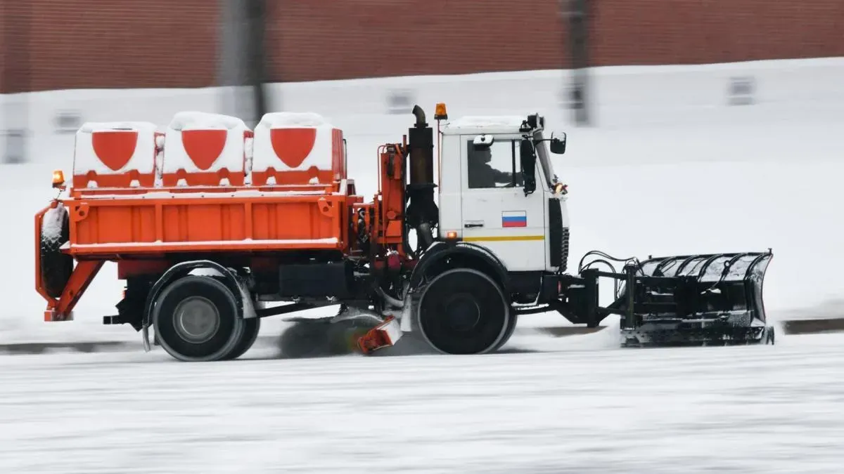 Афиша трансляции Городские службы устраняют последствия снегопада в столице