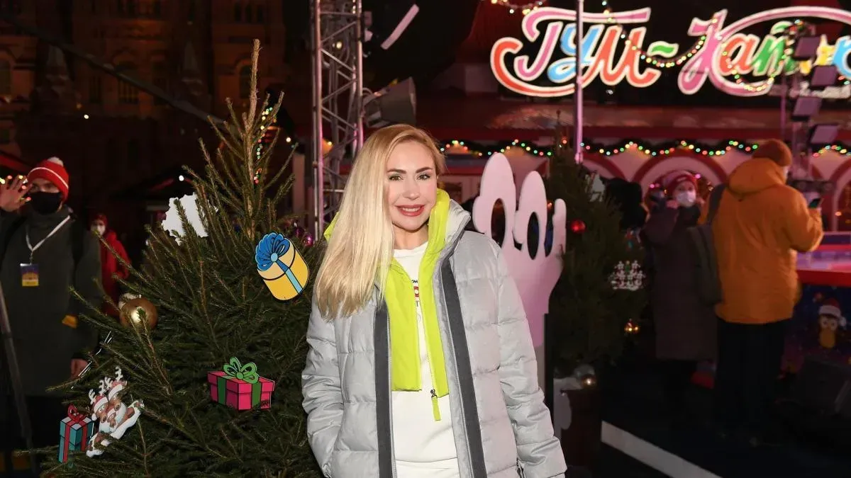 Афиша трансляции Мастер-класс фигуристки Анастасии Гребенкиной на ГУМ-Катке