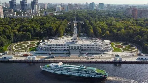 Афиша трансляции Экскурсия по зданию Северного речного вокзала