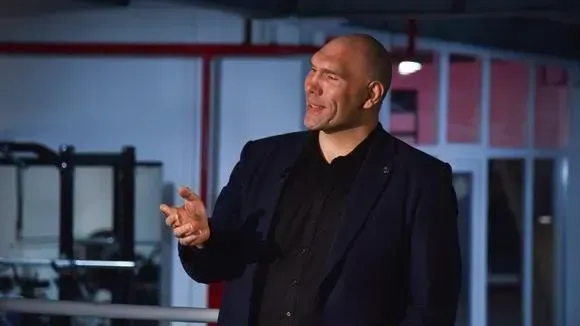 Афиша трансляции Николай Валуев прочитает детям сказки