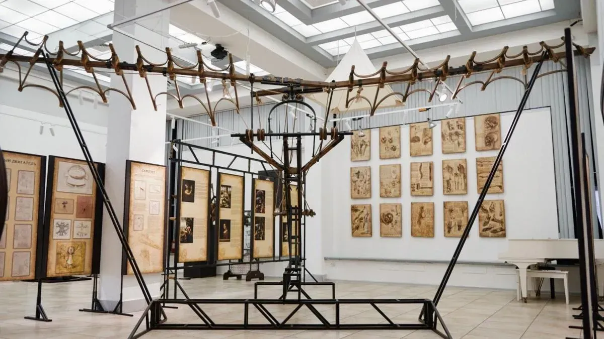 Афиша трансляции Экскурсия по выставке "Механический театр Леонардо да Винчи"