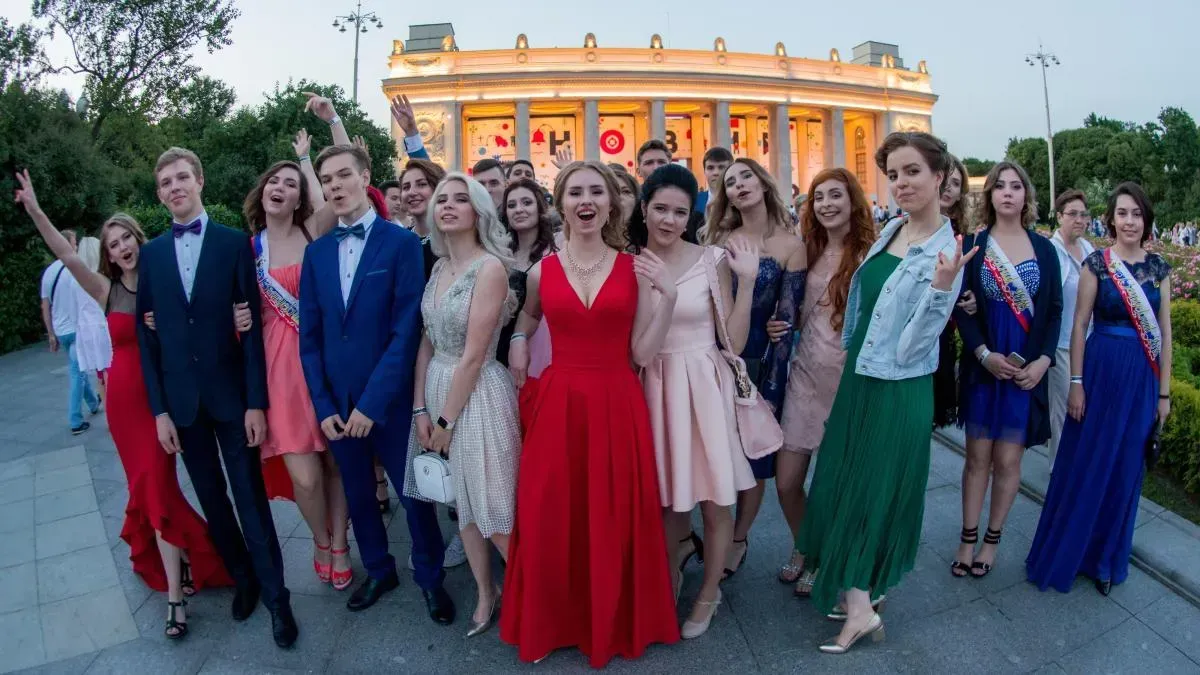 Афиша трансляции Выпускной в Парке Горького 2019