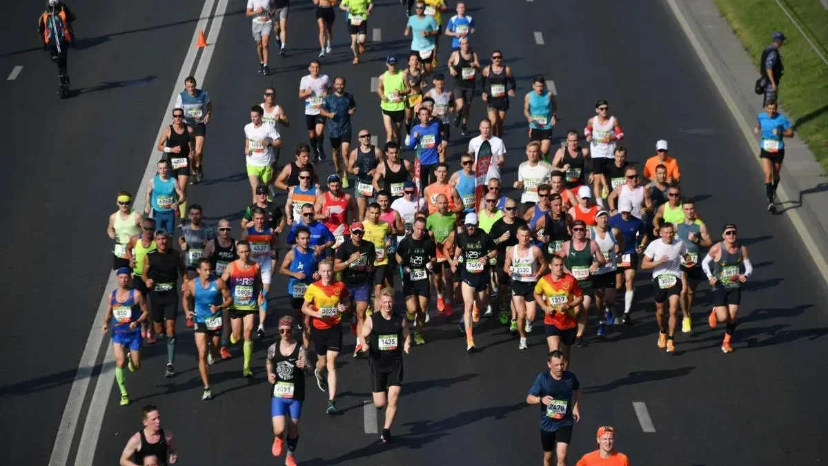 Афиша трансляции Полумарафон "Лужники"