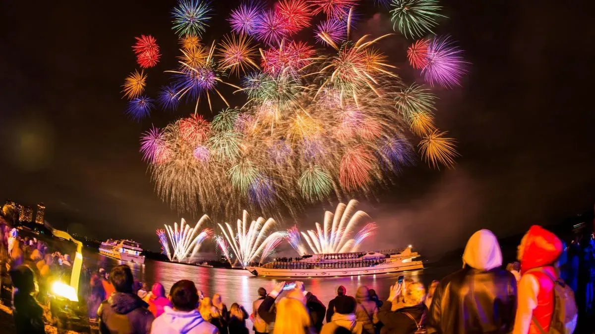 Афиша трансляции Путешествие по городам России на фестивале "Круг света"